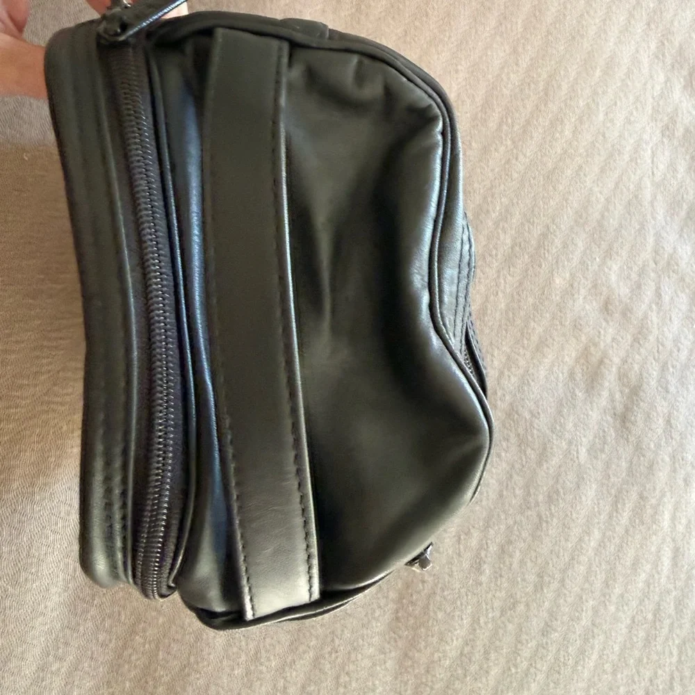 Tumi Black Leather Dual-Compartment Toiletry Kit - Picture 10 of 13